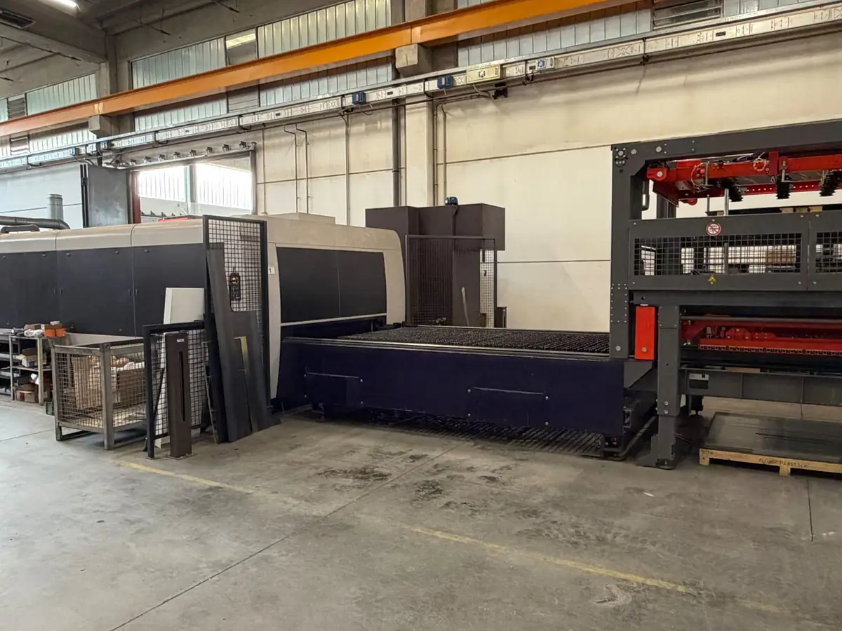 Laser Bystronic con torre di carico automatico delle lamiere